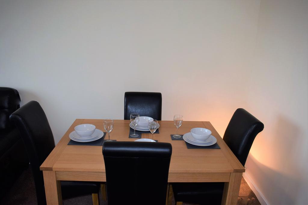 Kelpies Serviced Apartments Macgregor- 2 Bedrooms Грейнджмут Экстерьер фото